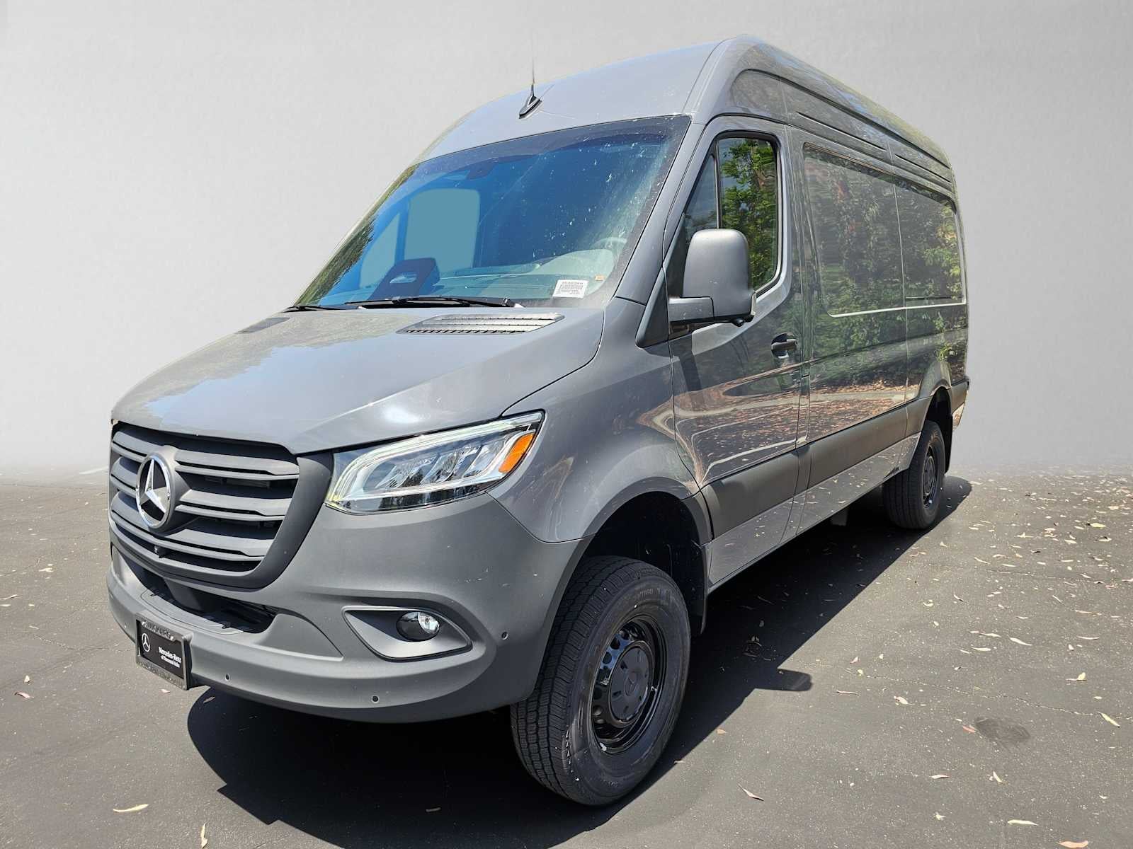 2026 Mercedes-Benz Sprinter Cargo 2500 Standard Roof I4 Diesel HO 144 AWD