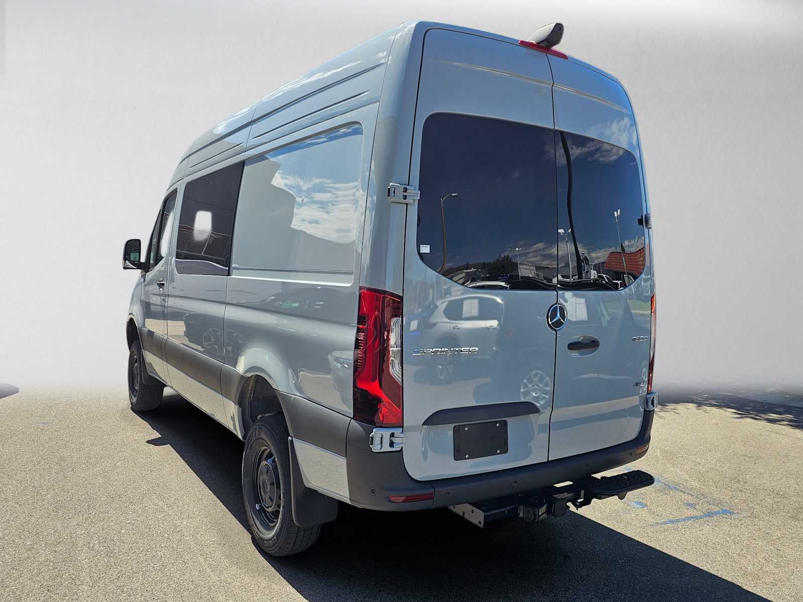 2026 Mercedes-Benz Sprinter Crew 2500 Standard Roof I4 Diesel HO 144 AWD