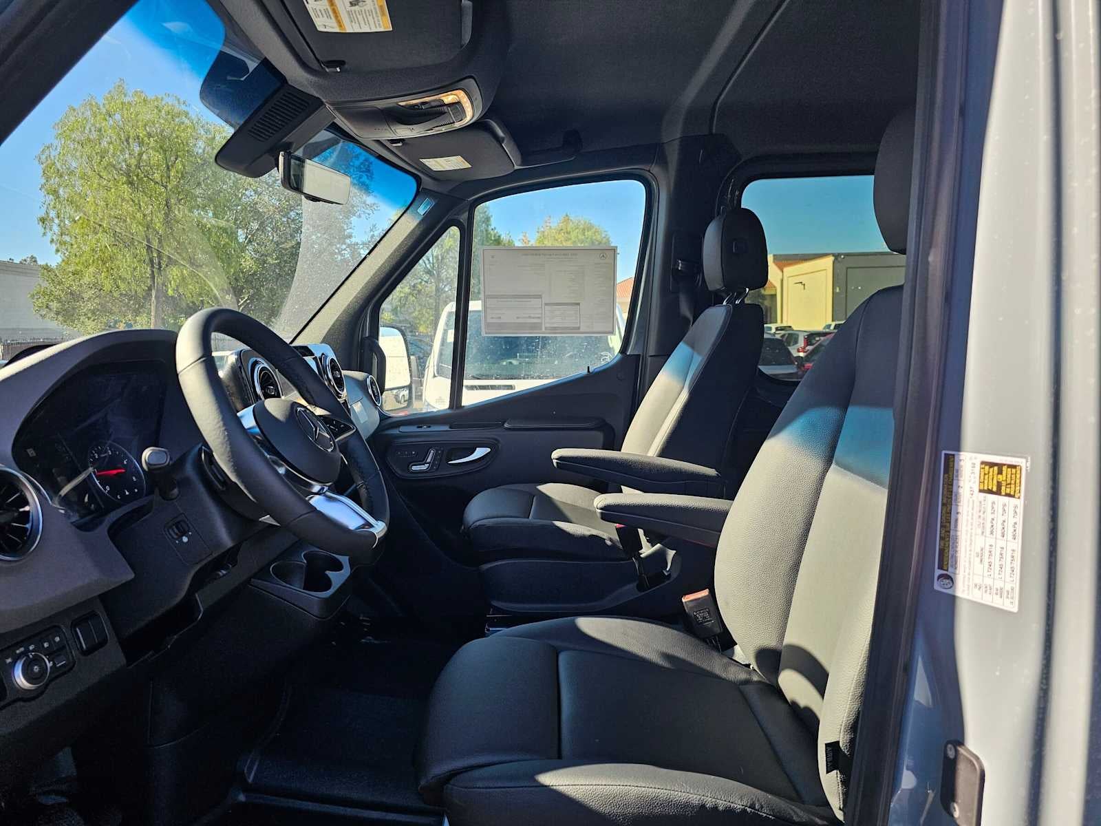 2026 Mercedes-Benz Sprinter Crew 2500 Standard Roof I4 Diesel HO 144 AWD