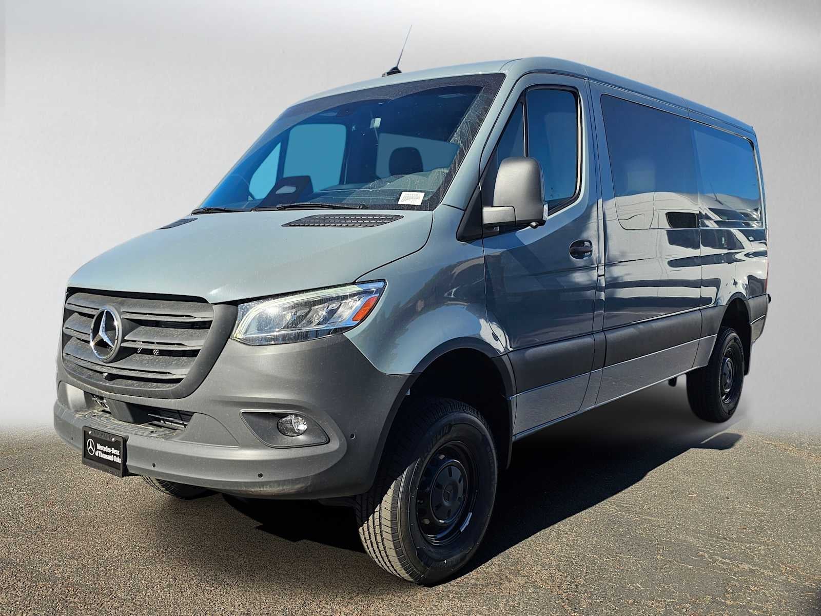 2026 Mercedes-Benz Sprinter Crew 2500 Standard Roof I4 Diesel HO 144 AWD