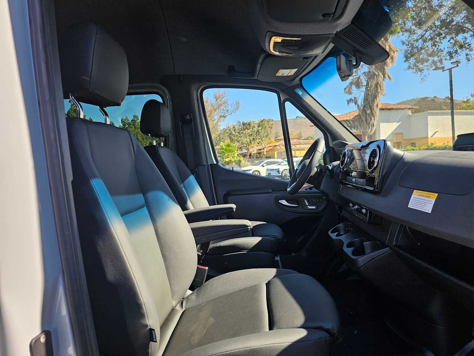 2026 Mercedes-Benz Sprinter Crew 2500 Standard Roof I4 Diesel HO 144 AWD