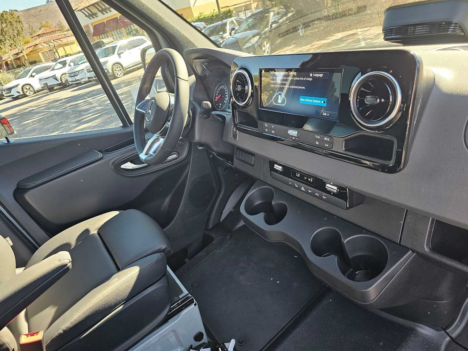 2026 Mercedes-Benz Sprinter Crew 2500 Standard Roof I4 Diesel HO 144 AWD