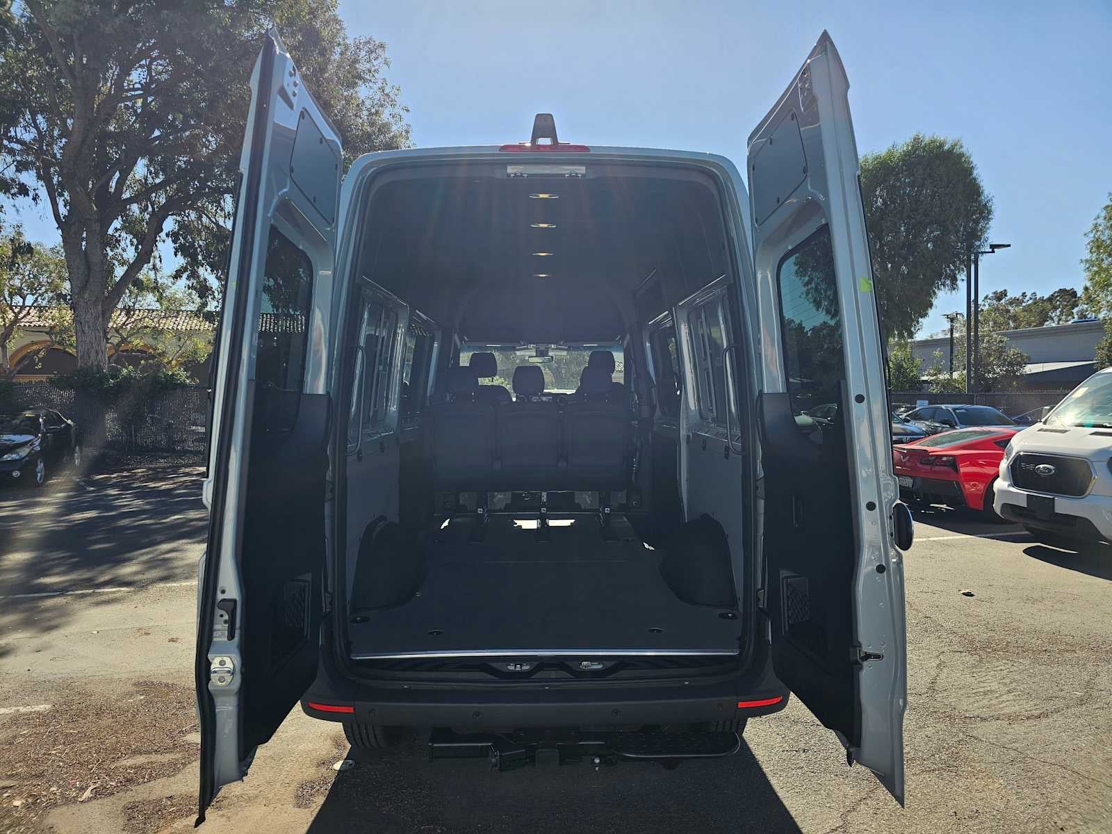 2026 Mercedes-Benz Sprinter Crew 2500 Standard Roof I4 Diesel HO 144 AWD