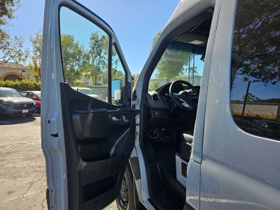 2026 Mercedes-Benz Sprinter Crew 2500 Standard Roof I4 Diesel HO 144 AWD