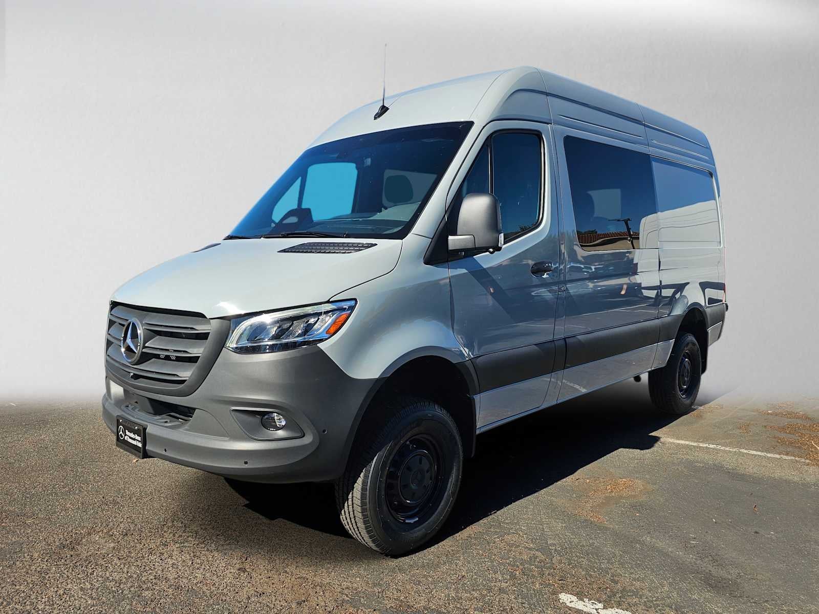 2026 Mercedes-Benz Sprinter Crew 2500 Standard Roof I4 Diesel HO 144 AWD
