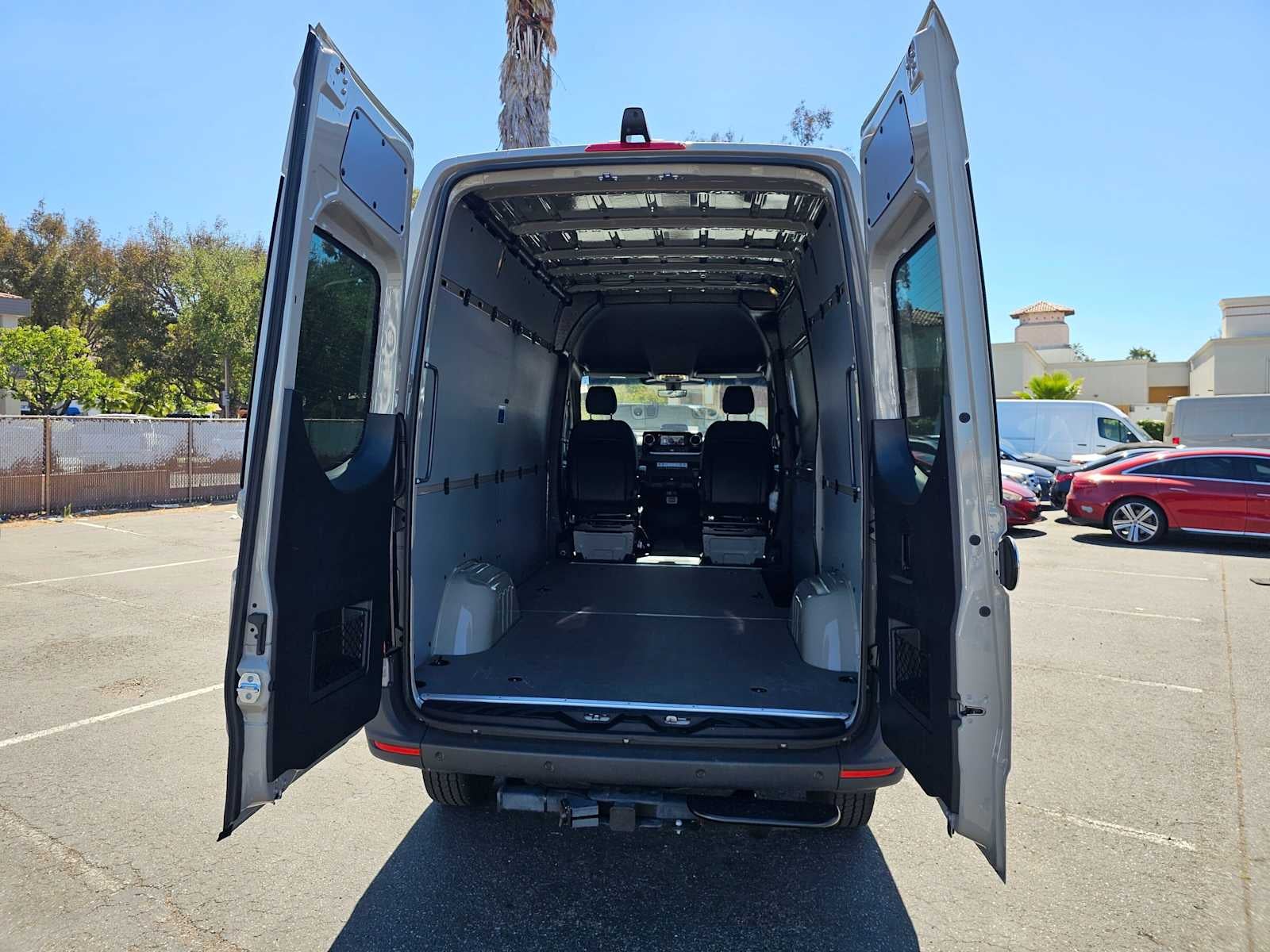 2026 Mercedes-Benz Sprinter 2500 Standard Roof I4 Diesel HO 144 AWD