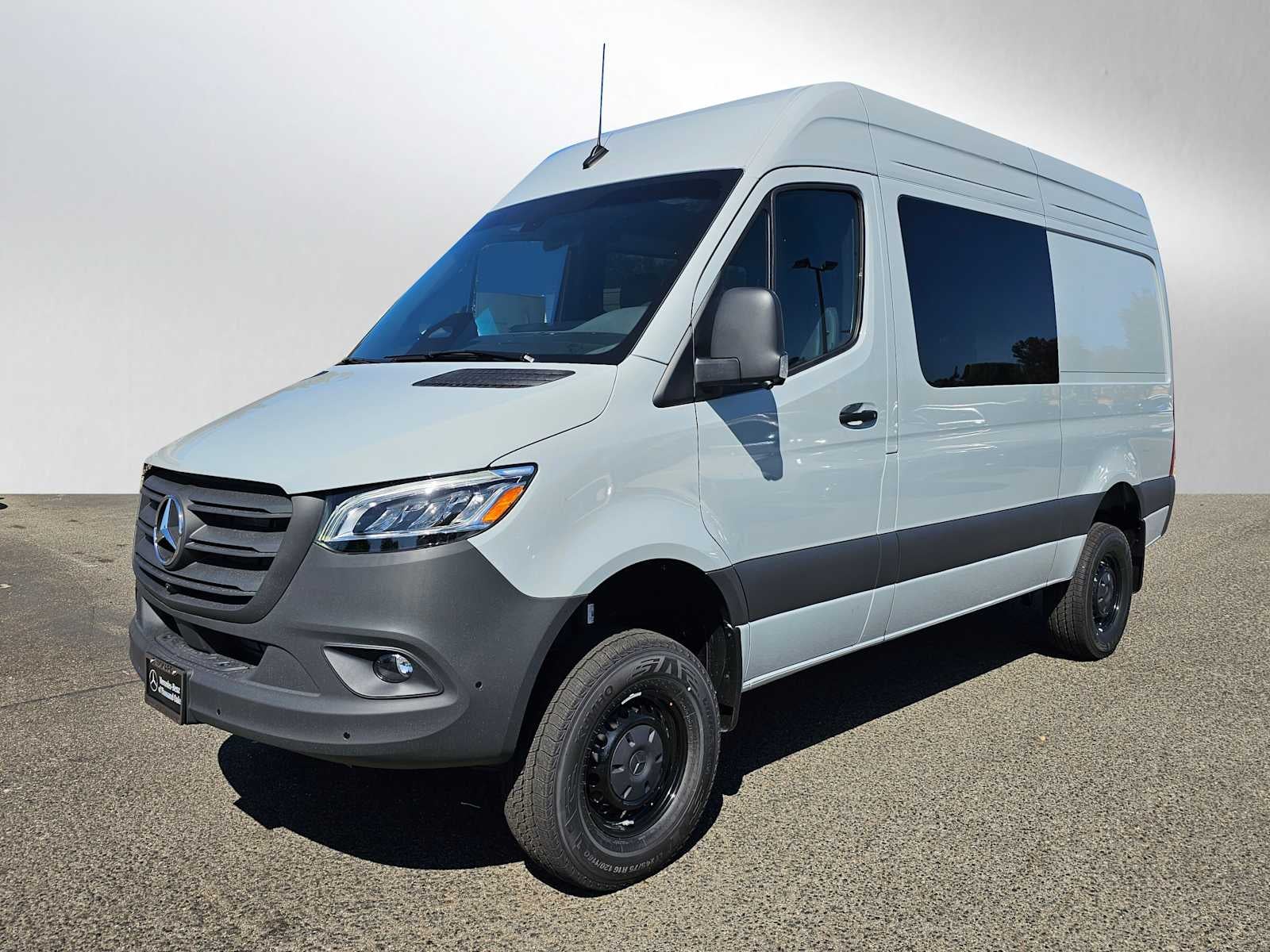 2026 Mercedes-Benz Sprinter 2500 Standard Roof I4 Diesel HO 144 AWD