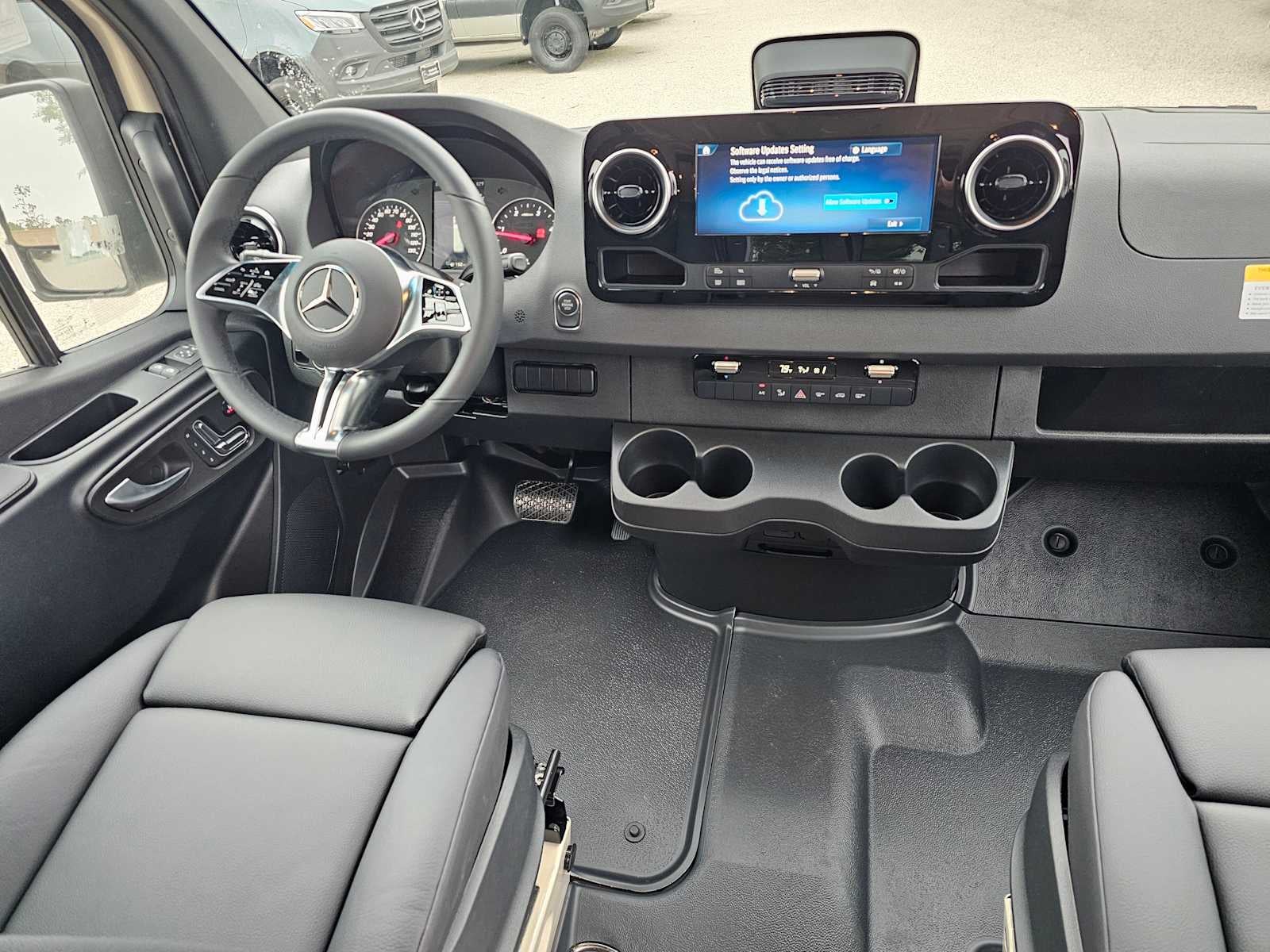 2026 Mercedes-Benz Sprinter 2500 Standard Roof I4 Diesel HO 144 AWD