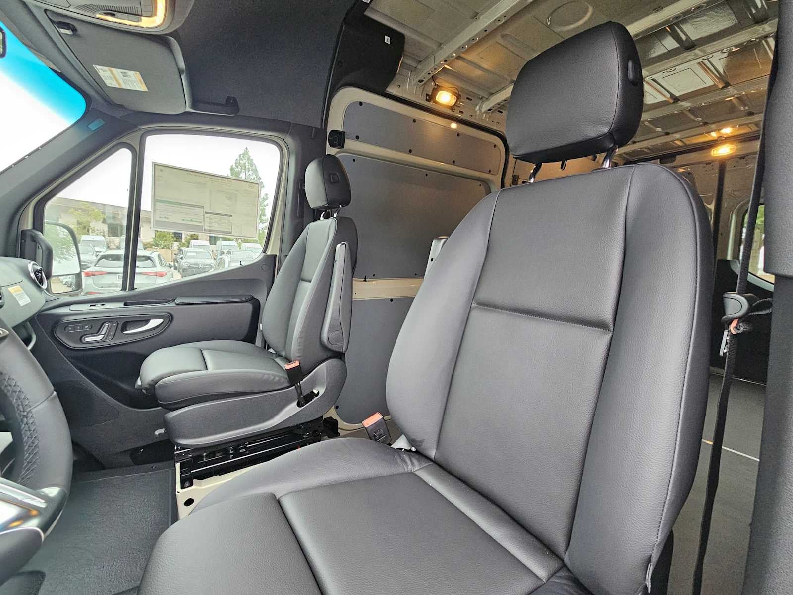 2026 Mercedes-Benz Sprinter 2500 Standard Roof I4 Diesel HO 144 AWD
