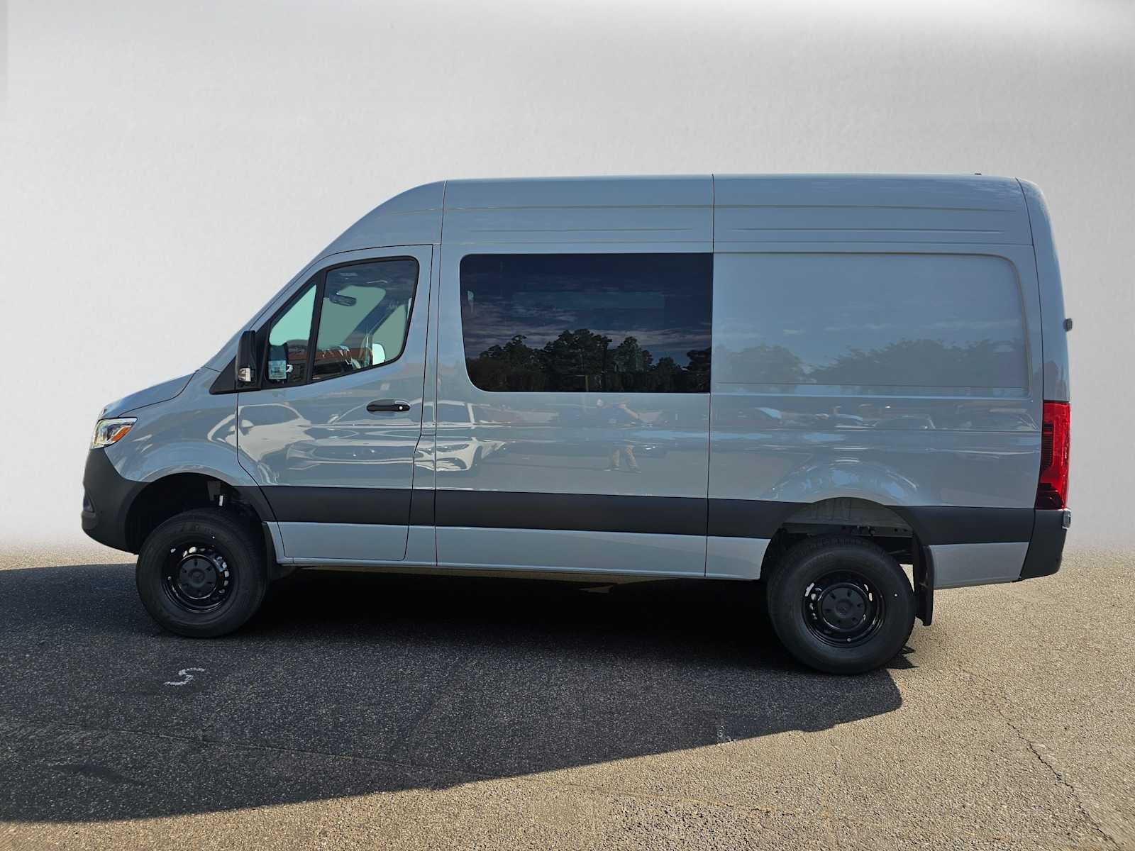 2026 Mercedes-Benz Sprinter 2500 Standard Roof I4 Diesel HO 144 AWD