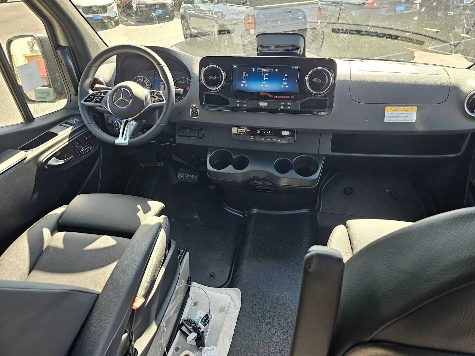 2026 Mercedes-Benz Sprinter 2500 Standard Roof I4 Diesel HO 144 AWD