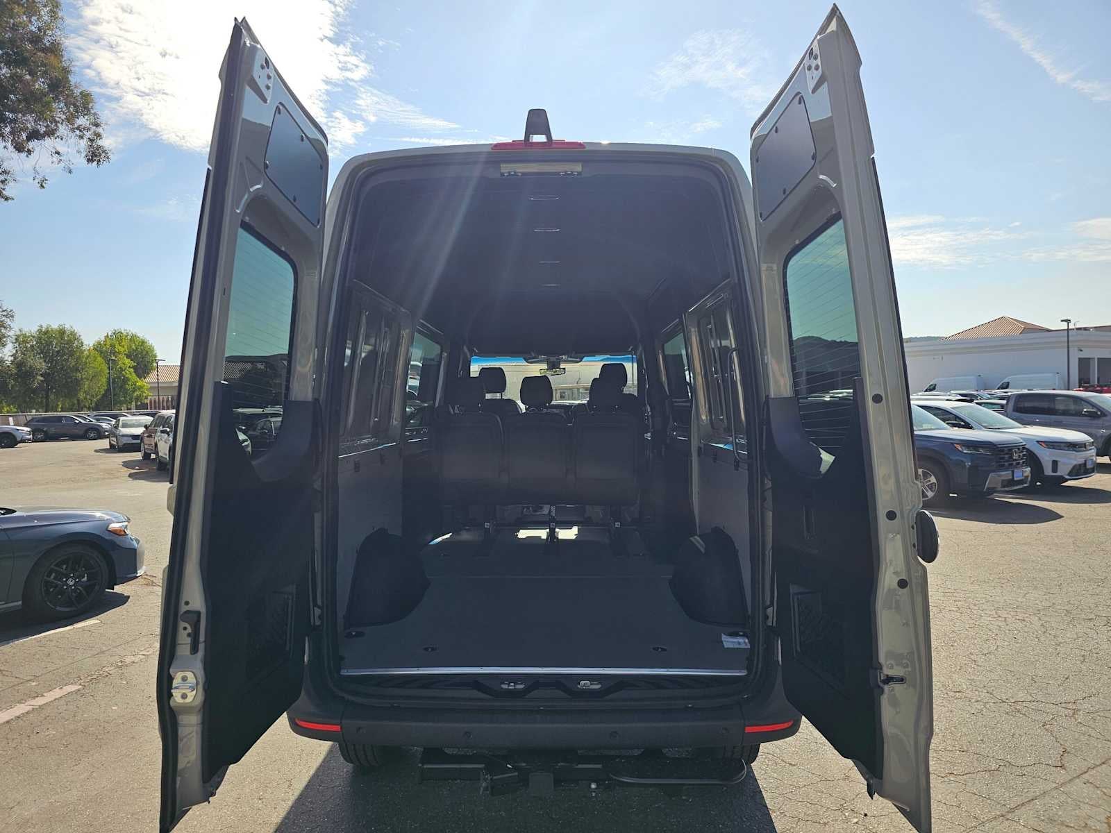2026 Mercedes-Benz Sprinter 2500 Standard Roof I4 Diesel HO 144 AWD