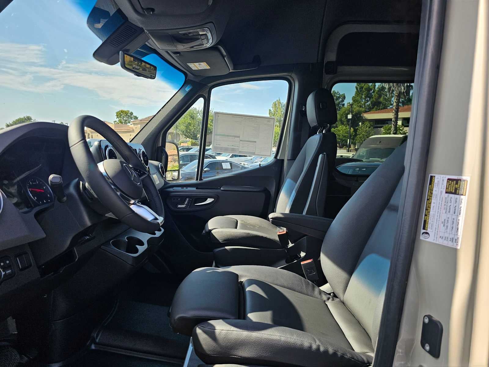 2026 Mercedes-Benz Sprinter 2500 Standard Roof I4 Diesel HO 144 AWD