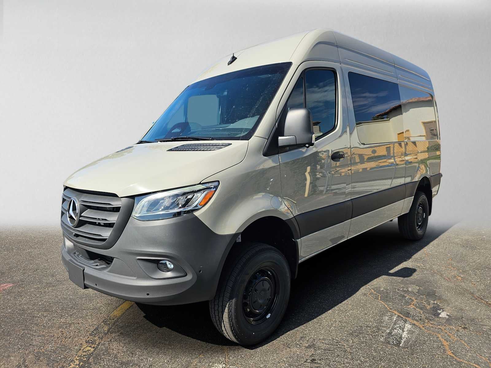 2026 Mercedes-Benz Sprinter 2500 Standard Roof I4 Diesel HO 144 AWD