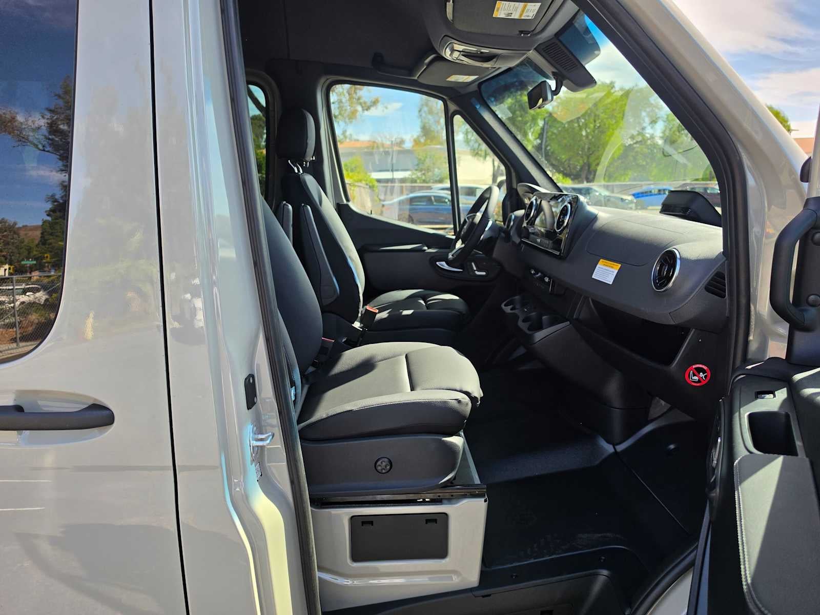 2026 Mercedes-Benz Sprinter Crew 2500 Standard Roof I4 Diesel HO 144 AWD