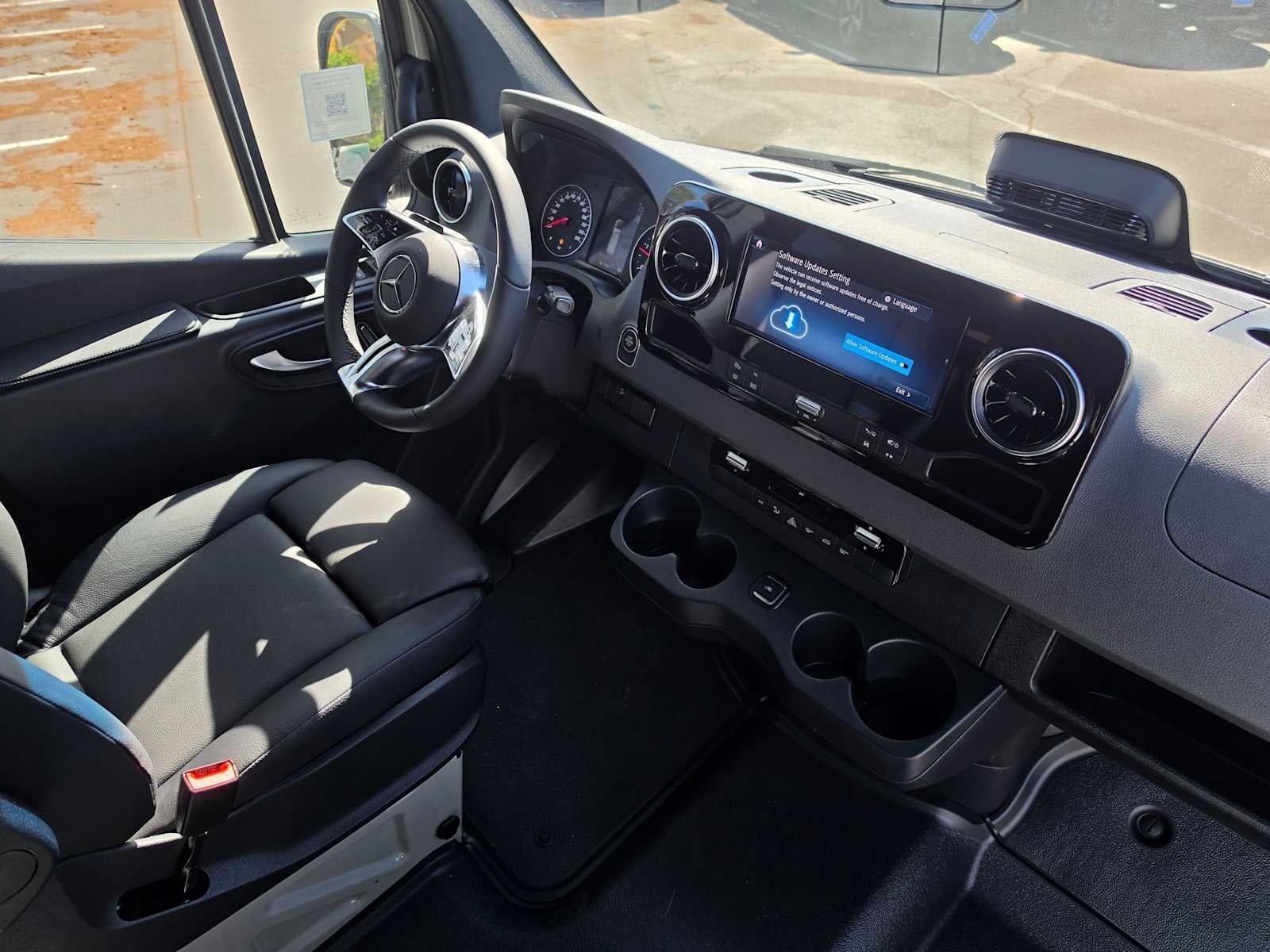 2026 Mercedes-Benz Sprinter Crew 2500 Standard Roof I4 Diesel HO 144 AWD