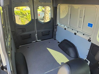 2026 Mercedes-Benz Sprinter Crew 2500 Standard Roof I4 Diesel HO 144 AWD