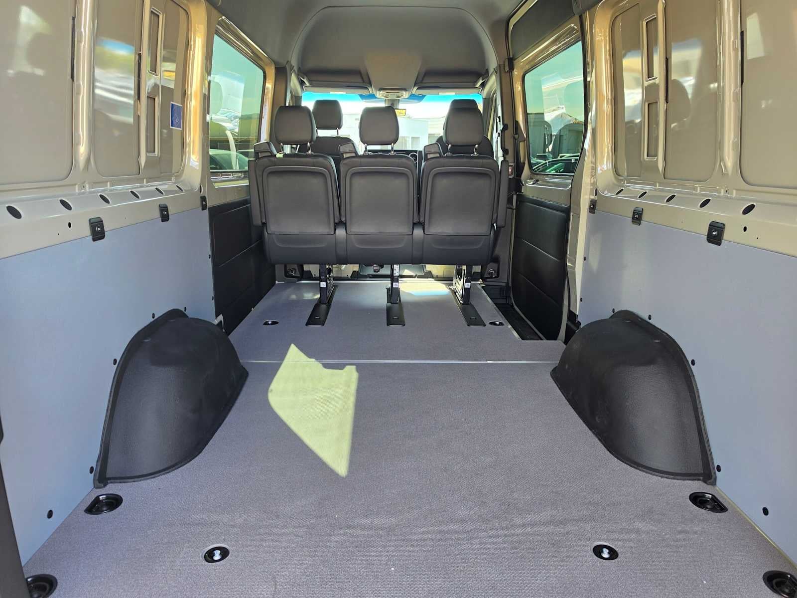 2026 Mercedes-Benz Sprinter Crew 2500 Standard Roof I4 Diesel HO 144 AWD
