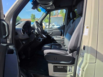 2026 Mercedes-Benz Sprinter Crew 2500 Standard Roof I4 Diesel HO 144 AWD