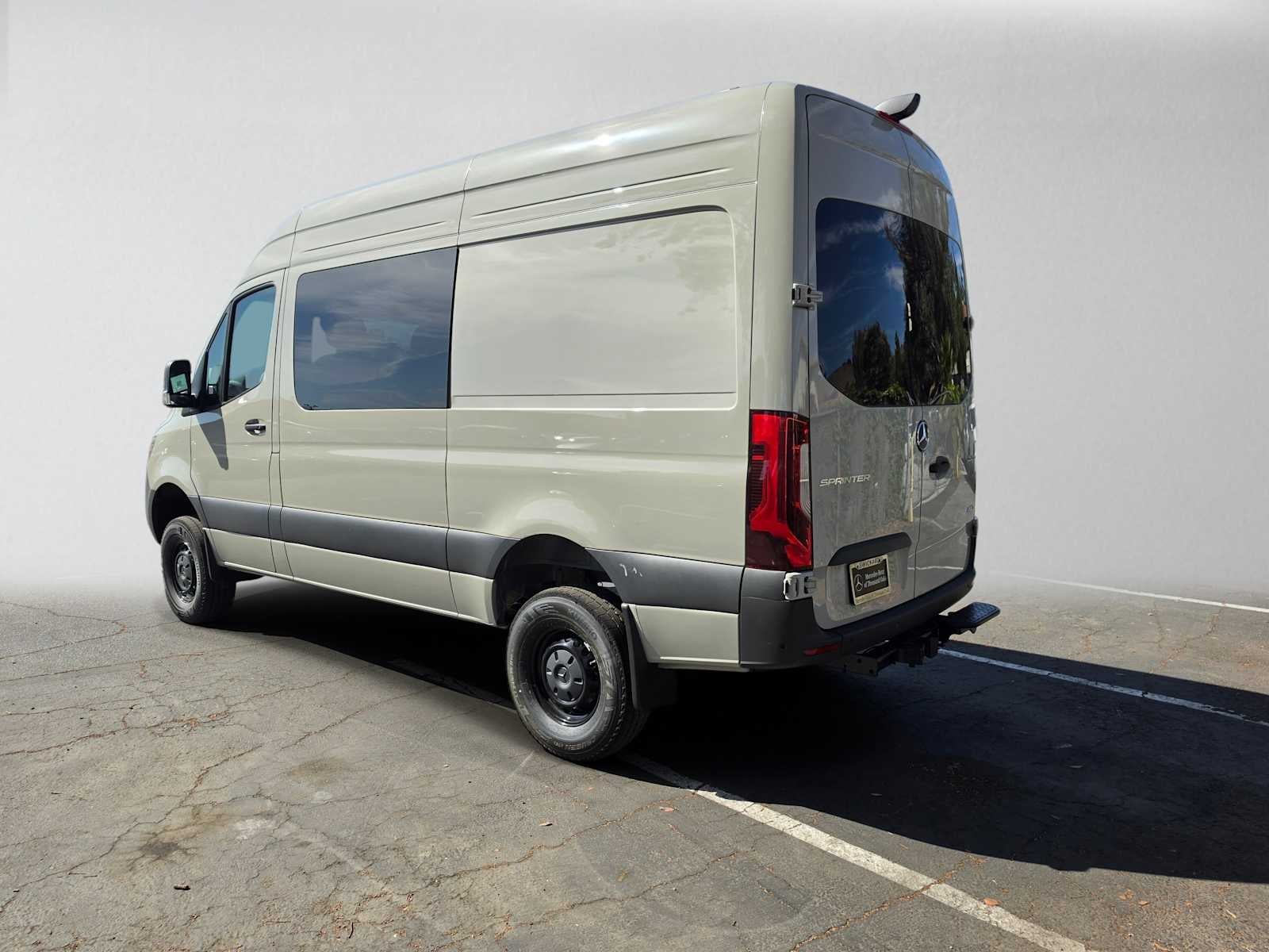 2026 Mercedes-Benz Sprinter Crew 2500 Standard Roof I4 Diesel HO 144 AWD