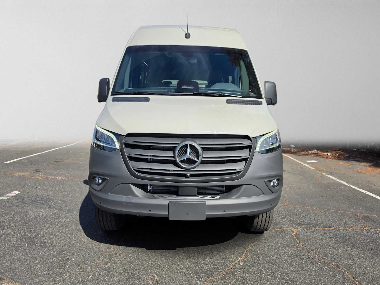 2026 Mercedes-Benz Sprinter Crew 2500 Standard Roof I4 Diesel HO 144 AWD