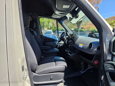 2026 Mercedes-Benz Sprinter Crew 2500 Standard Roof I4 Diesel HO 144 AWD