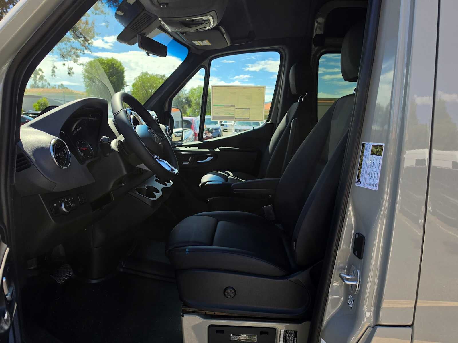 2026 Mercedes-Benz Sprinter Crew 2500 Standard Roof I4 Diesel HO 144 AWD