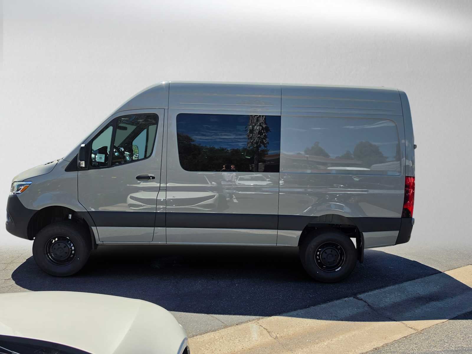 2026 Mercedes-Benz Sprinter Crew 2500 Standard Roof I4 Diesel HO 144 AWD