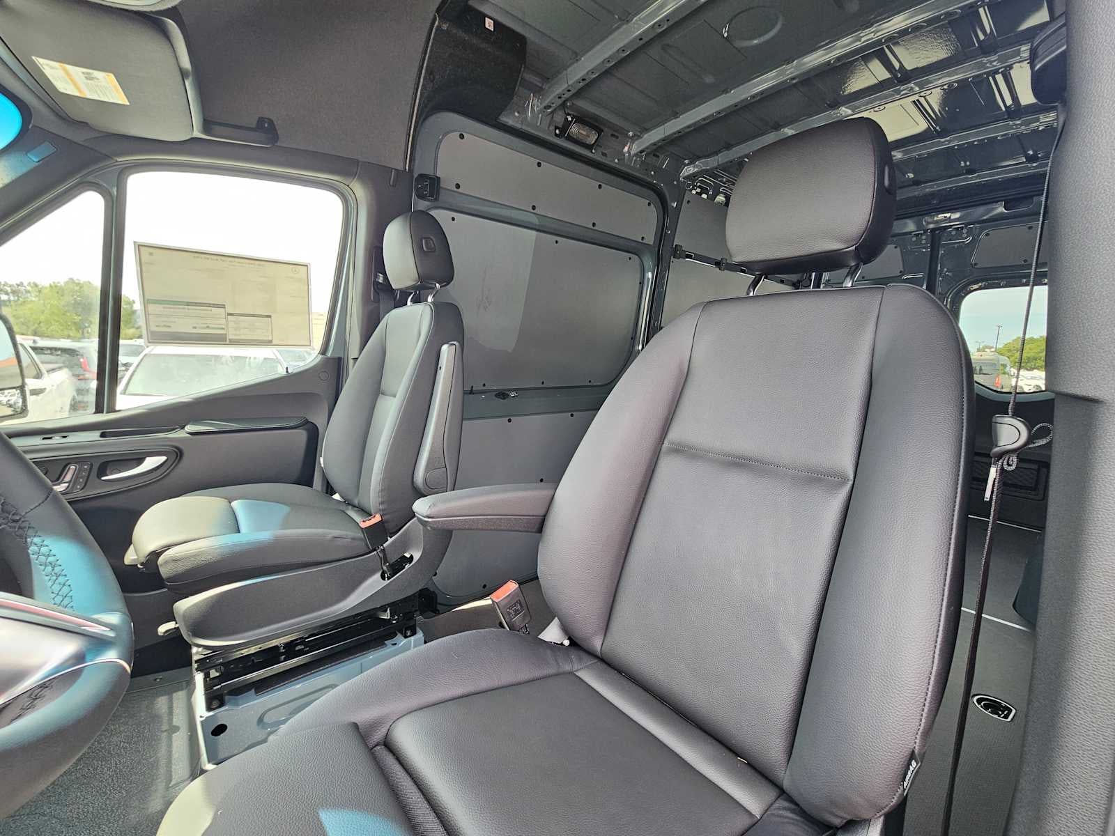 2026 Mercedes-Benz Sprinter 2500 Standard Roof I4 Diesel HO 144 AWD