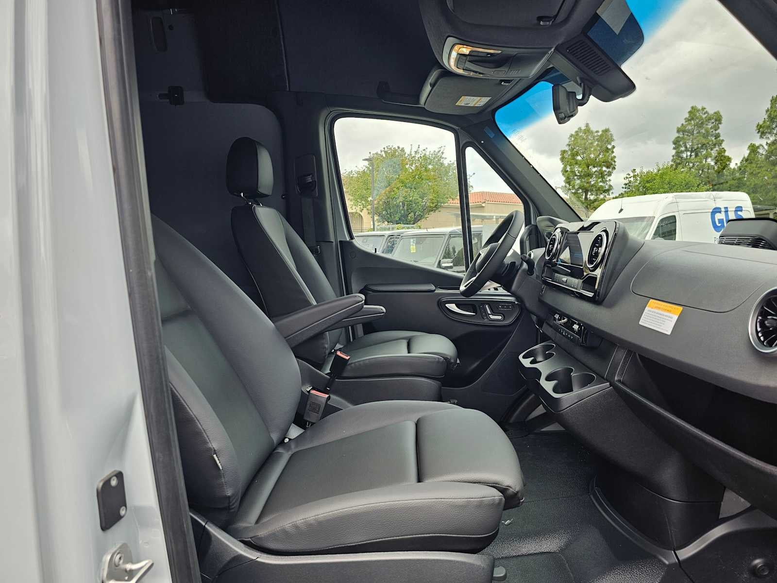2026 Mercedes-Benz Sprinter 2500 Standard Roof I4 Diesel HO 144 AWD