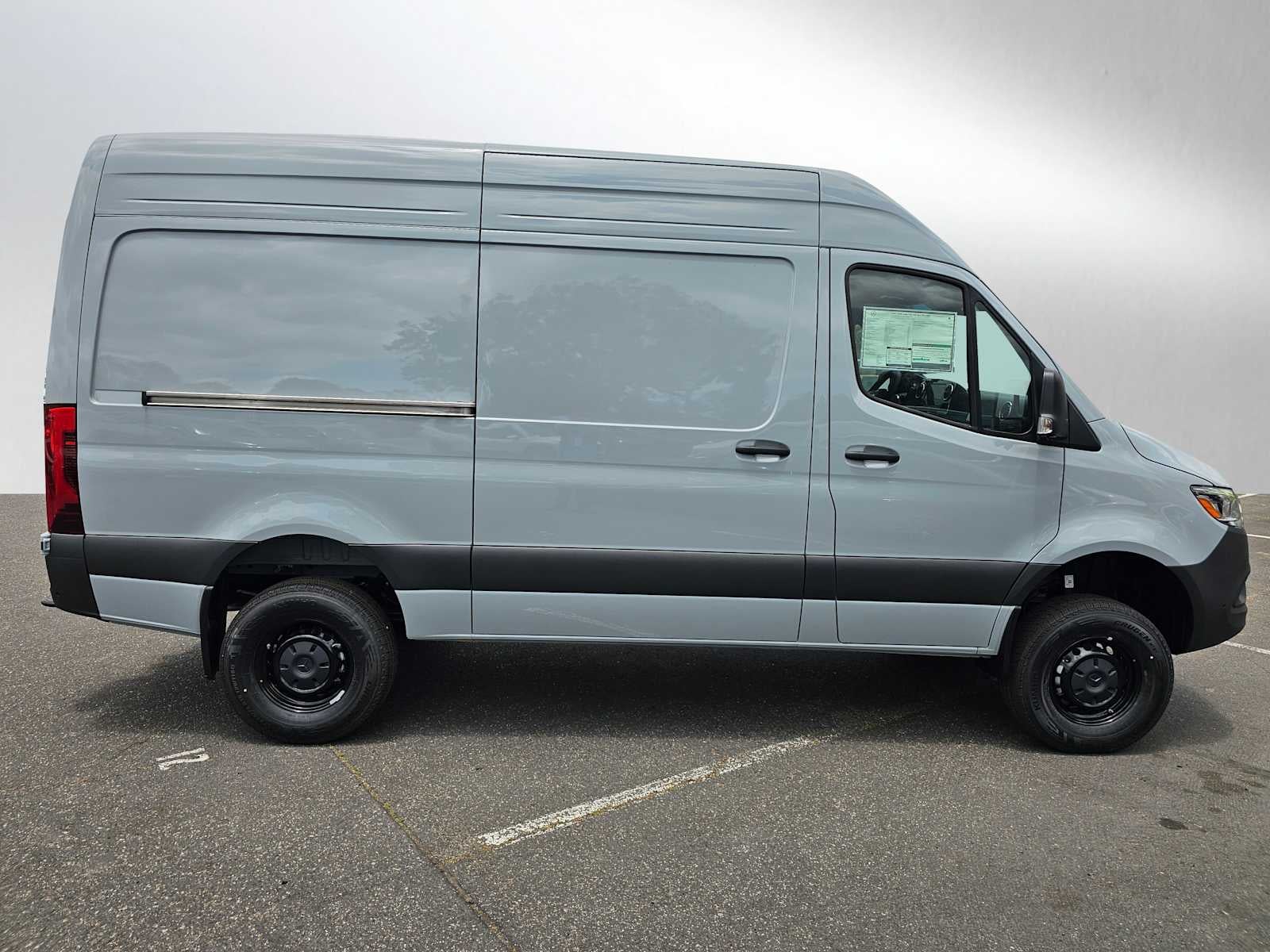 2026 Mercedes-Benz Sprinter 2500 Standard Roof I4 Diesel HO 144 AWD