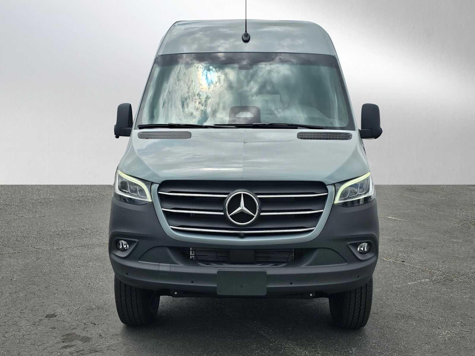 2026 Mercedes-Benz Sprinter 2500 Standard Roof I4 Diesel HO 144 AWD