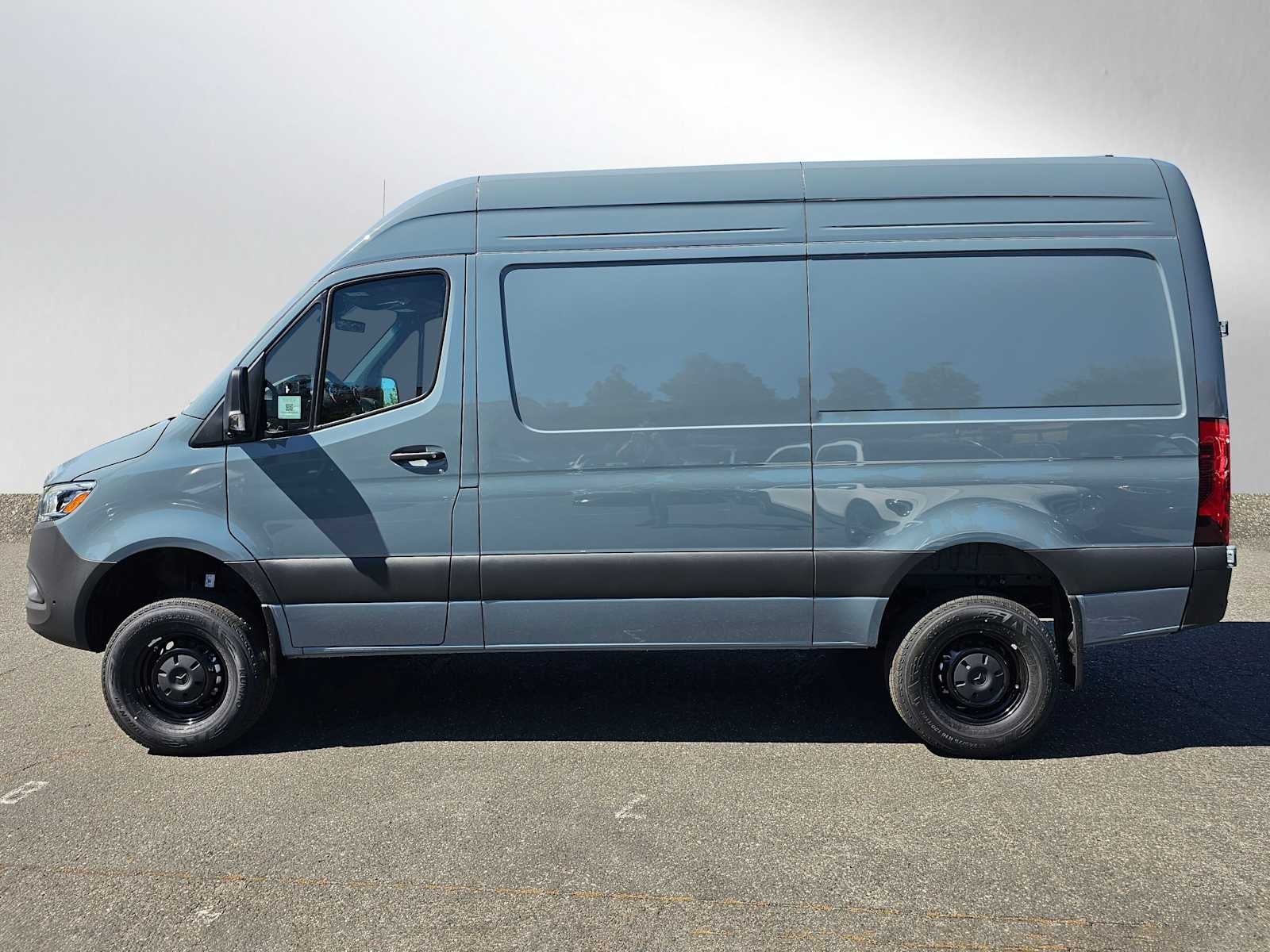 2026 Mercedes-Benz Sprinter 2500 Standard Roof I4 Diesel HO 144 AWD