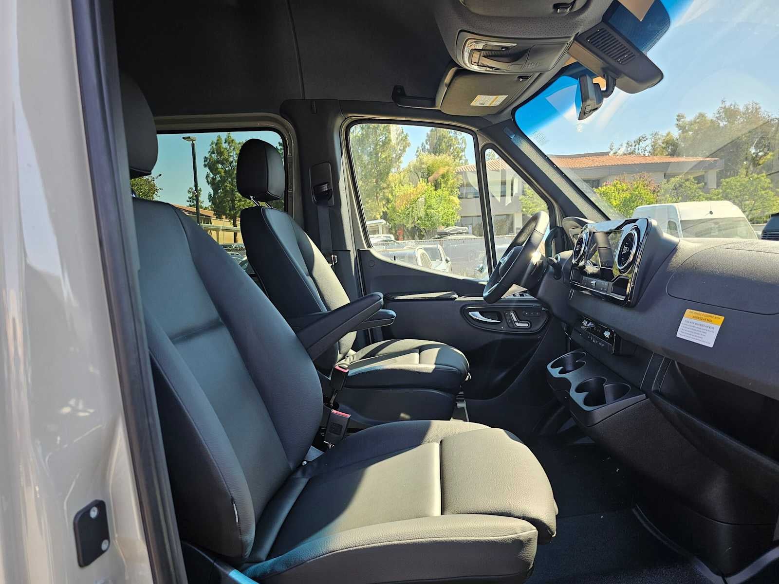 2026 Mercedes-Benz Sprinter 2500 Standard Roof I4 Diesel HO 144 AWD