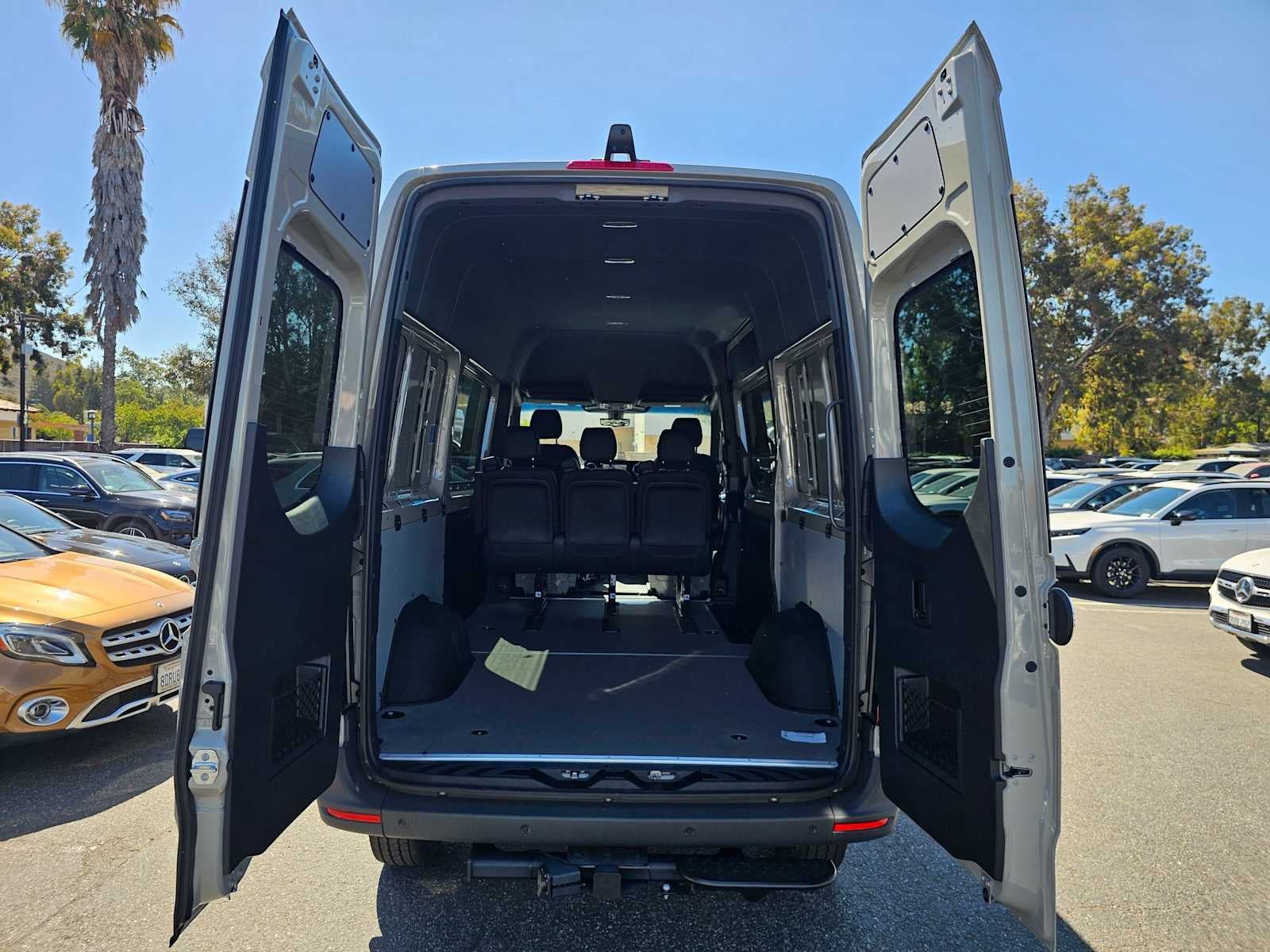 2026 Mercedes-Benz Sprinter 2500 Standard Roof I4 Diesel HO 144 AWD