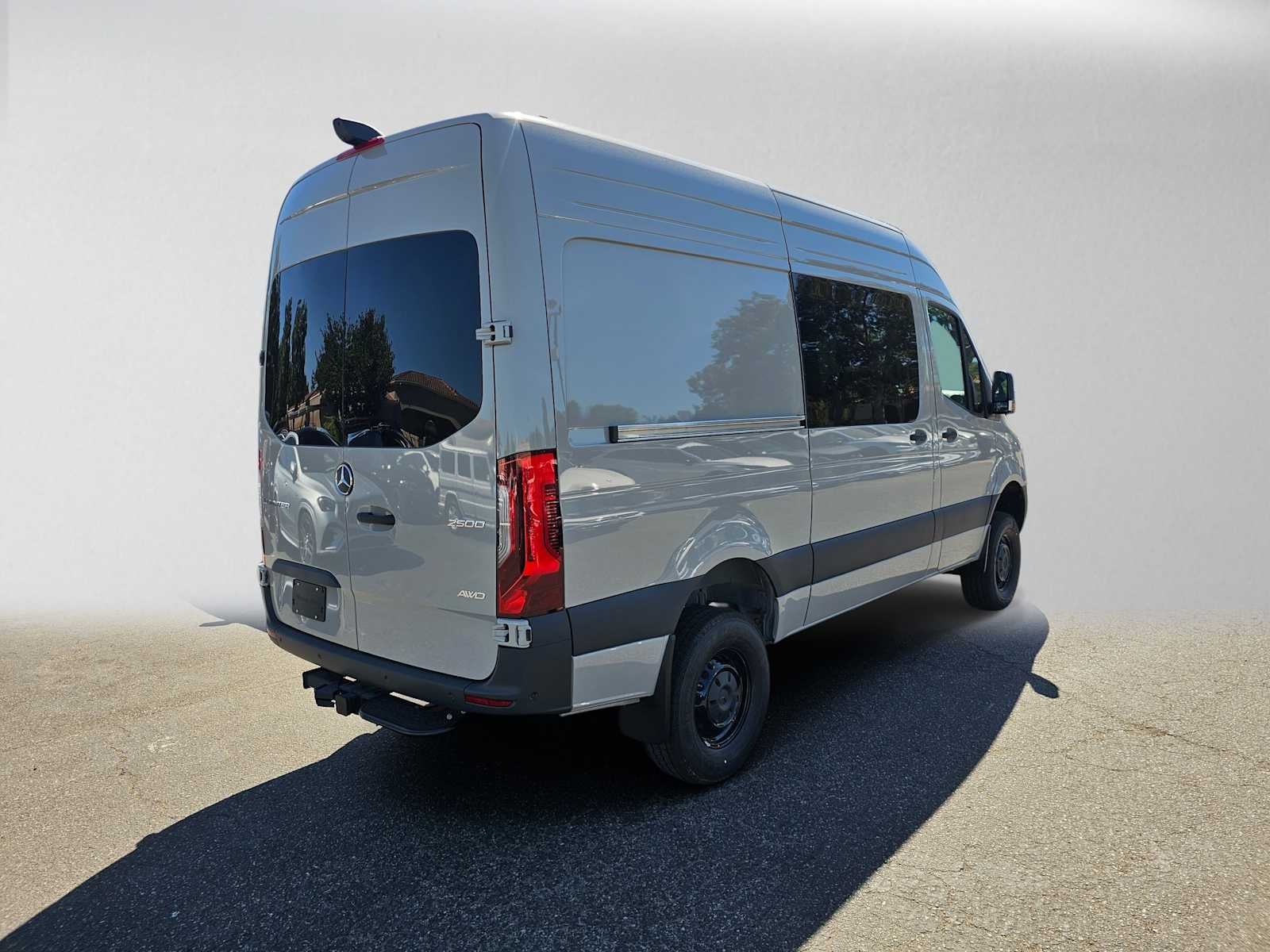 2026 Mercedes-Benz Sprinter 2500 Standard Roof I4 Diesel HO 144 AWD