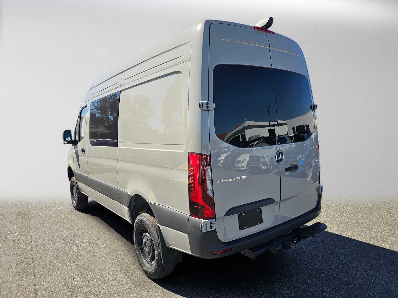 2026 Mercedes-Benz Sprinter 2500 Standard Roof I4 Diesel HO 144 AWD