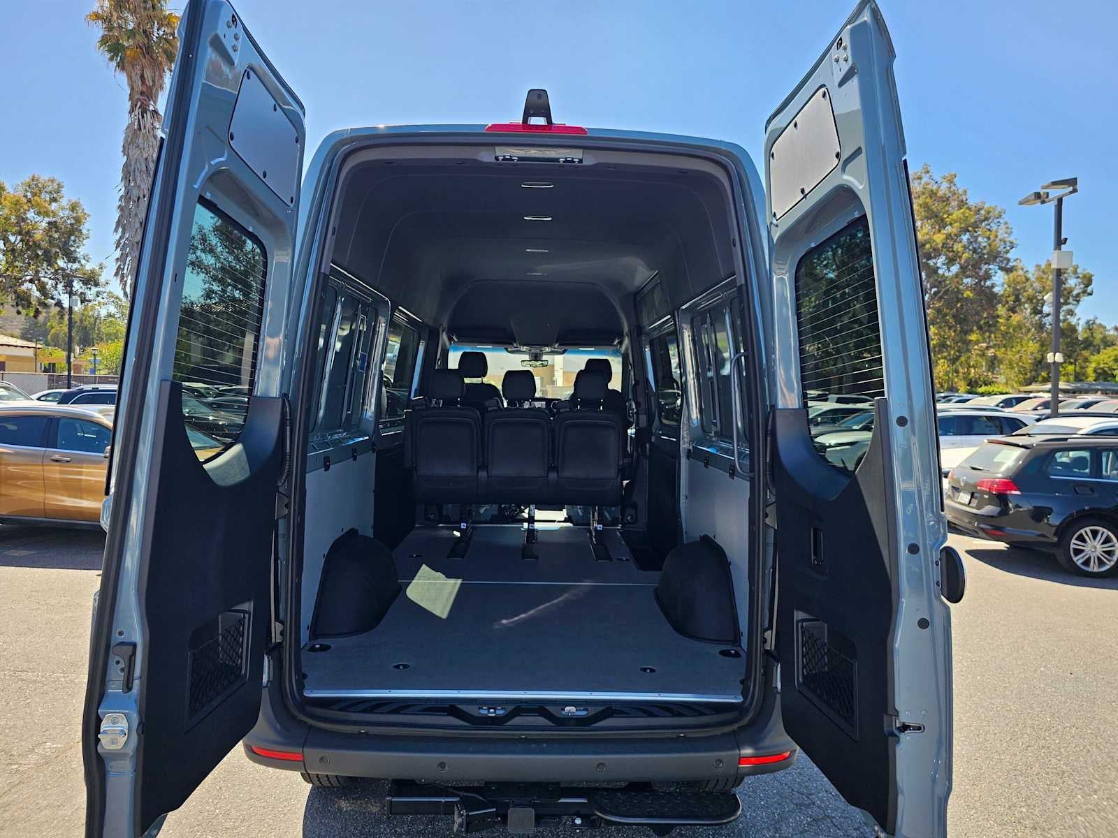 2026 Mercedes-Benz Sprinter 2500 Standard Roof I4 Diesel HO 144 AWD