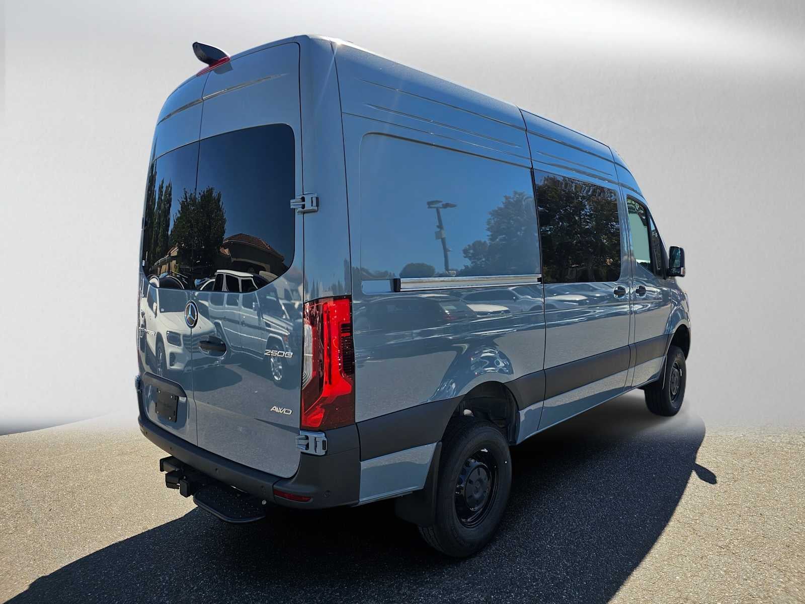 2026 Mercedes-Benz Sprinter 2500 Standard Roof I4 Diesel HO 144 AWD