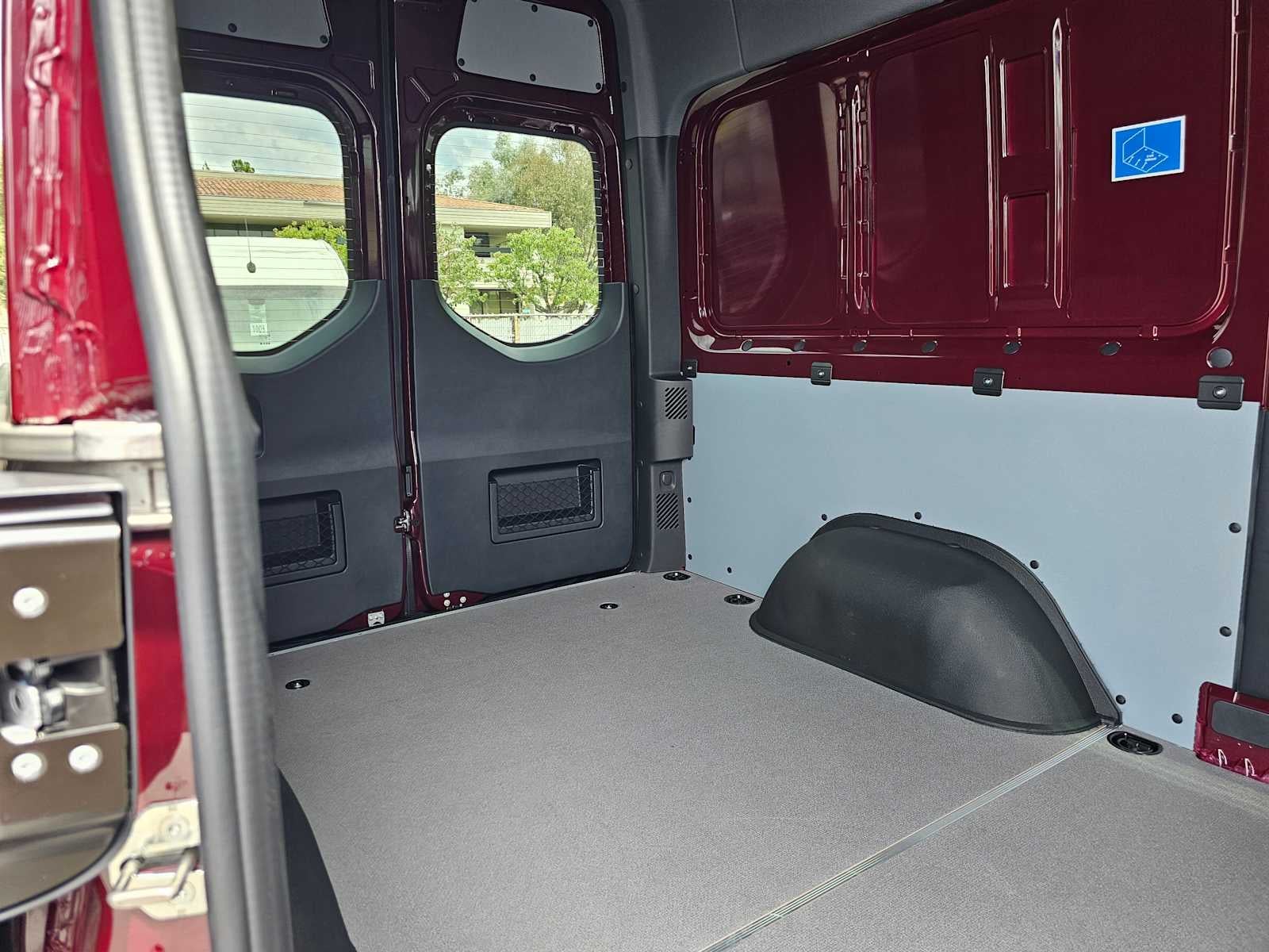 2026 Mercedes-Benz Sprinter Crew 2500 Standard Roof I4 Diesel HO 144 AWD