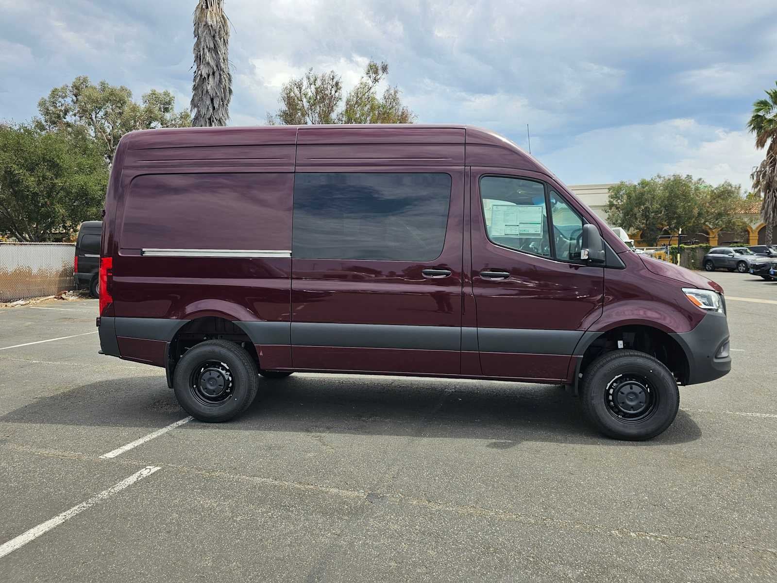 2026 Mercedes-Benz Sprinter Crew 2500 Standard Roof I4 Diesel HO 144 AWD