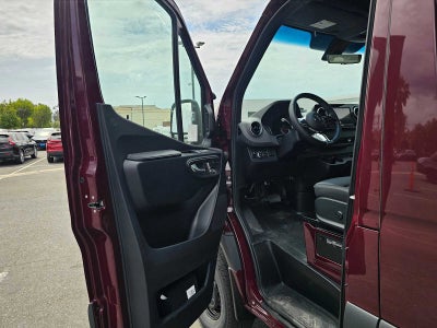 2026 Mercedes-Benz Sprinter Crew 2500 Standard Roof I4 Diesel HO 144 AWD