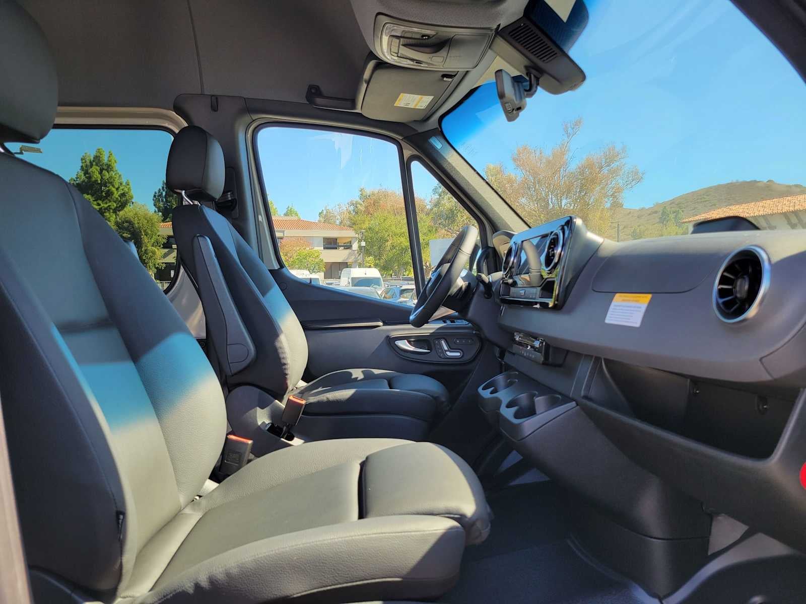 2026 Mercedes-Benz Sprinter Crew 2500 Standard Roof I4 Diesel HO 144 AWD