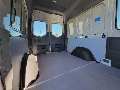 2026 Mercedes-Benz Sprinter Crew 2500 Standard Roof I4 Diesel HO 144 AWD