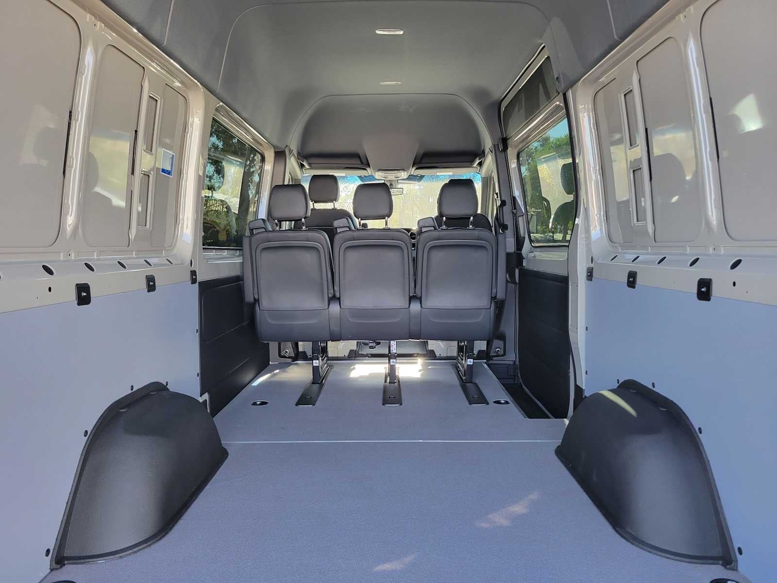 2026 Mercedes-Benz Sprinter Crew 2500 Standard Roof I4 Diesel HO 144 AWD