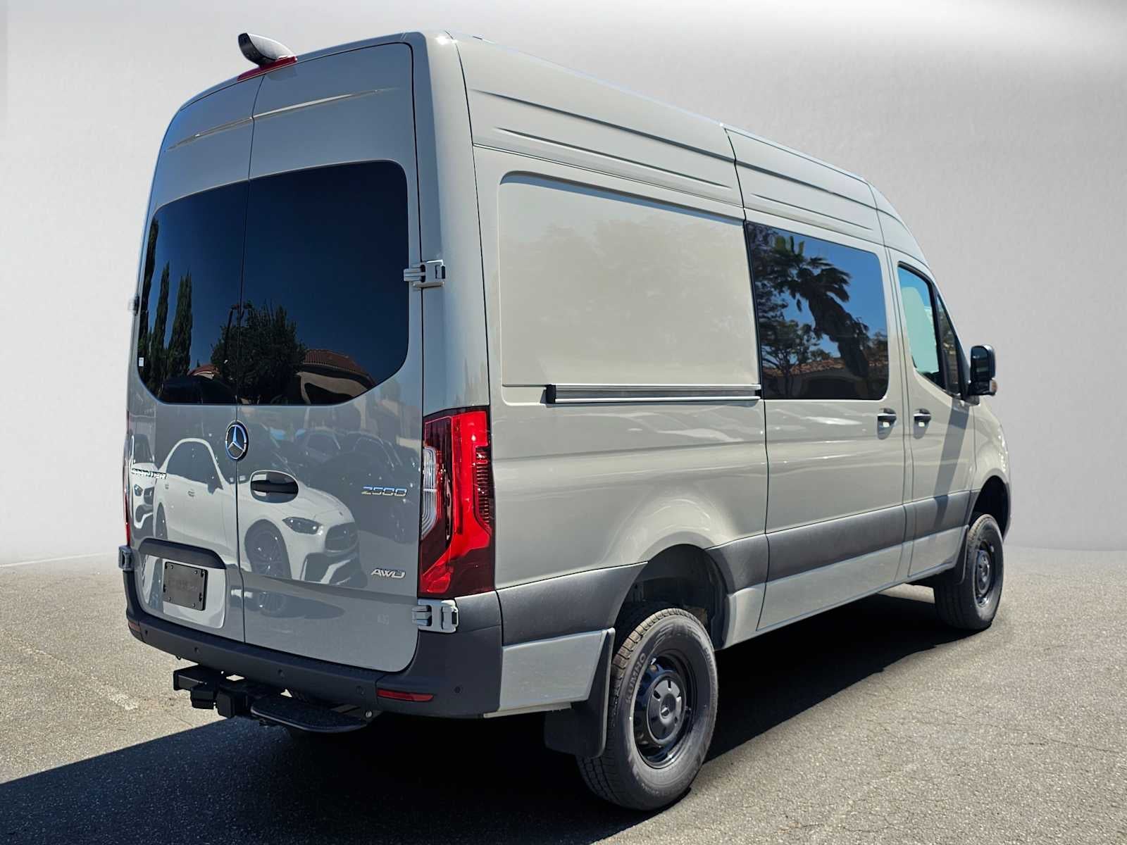 2026 Mercedes-Benz Sprinter Crew 2500 Standard Roof I4 Diesel HO 144 AWD