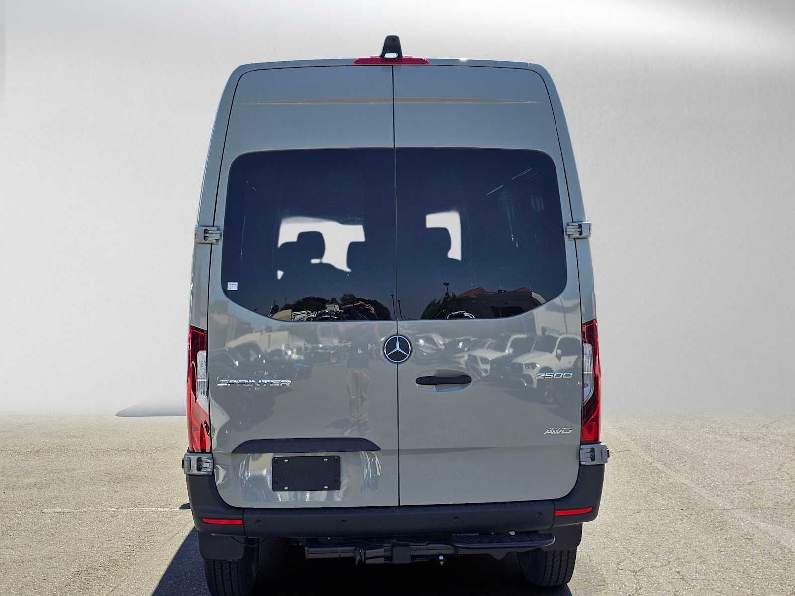 2026 Mercedes-Benz Sprinter Crew 2500 Standard Roof I4 Diesel HO 144 AWD