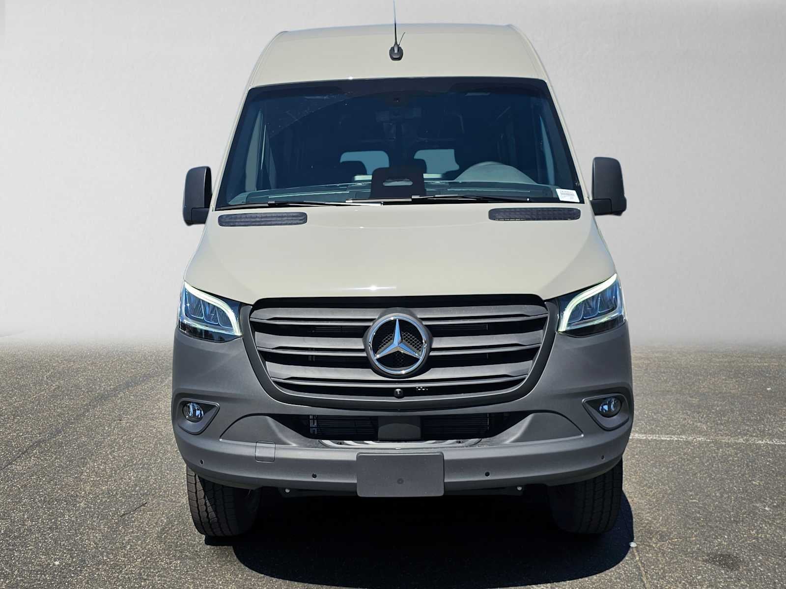 2026 Mercedes-Benz Sprinter Crew 2500 Standard Roof I4 Diesel HO 144 AWD