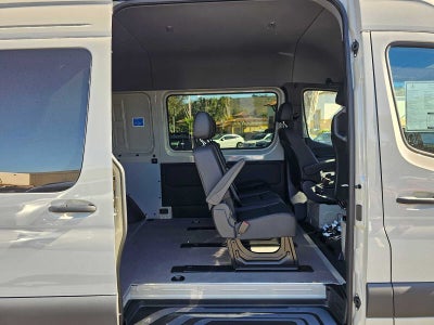 2026 Mercedes-Benz Sprinter Crew 2500 Standard Roof I4 Diesel HO 144 AWD