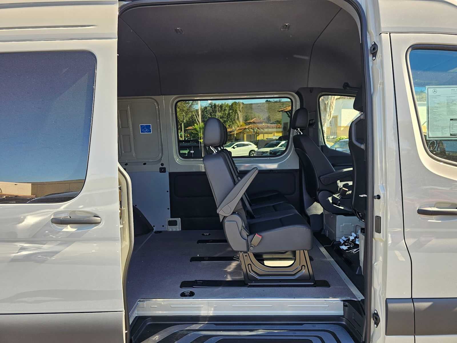 2026 Mercedes-Benz Sprinter Crew 2500 Standard Roof I4 Diesel HO 144 AWD